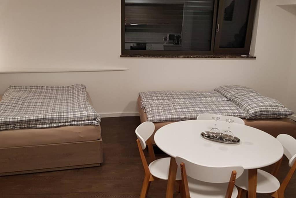 Suite With Back Garden Karlovy Vary Luaran gambar